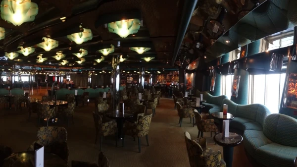 Grand Bar Mirablis, палуба 2