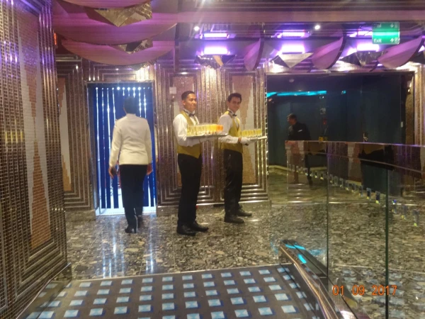 Coctail Parte от капитана Marco Derin, Teatro Duse, палуба 2