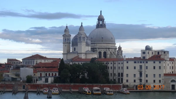 Basilica di Santa Maria della Salute, вид с канала Джудекка...