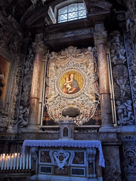 Chiesa di San Giuseppe dei Teatini. Такая изысканная Мадонна...