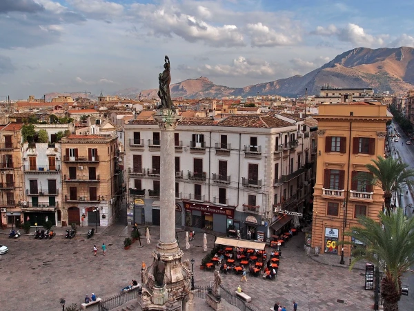 Палермо с террасы ТЦ Ринашенте