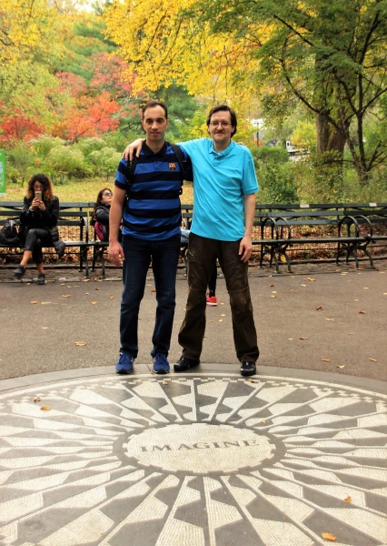 Мемориал, посвященный памяти Джона Леннона - Strawberry Fields (Земляничные поля).
