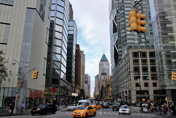 Восьмая авеню (англ. Eighth Avenue) — улица в районе Вест-Сайд боро Манхэттен. Движение на улице одностороннее и направлено с юга на север.