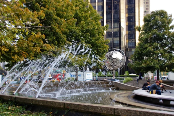 Коламбус-сёркл (Columbus Circle, Площадь Колумба).