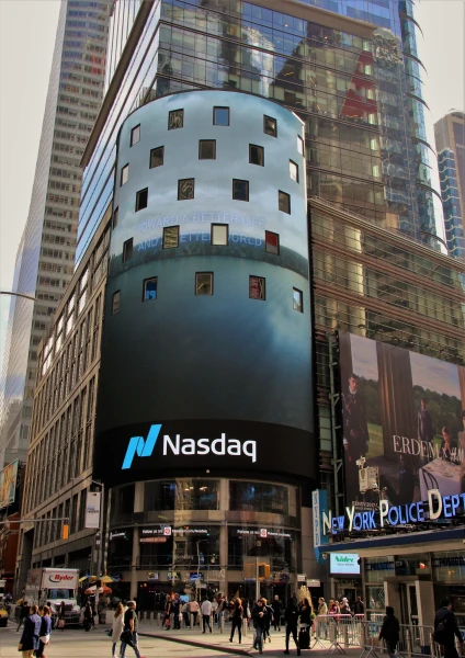 Таймс-сквер. Рекламная панель NASDAQ MarketSite.
