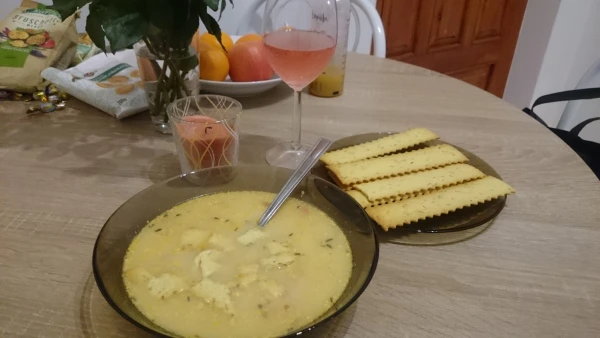 Куриный суп с белыми грибами.