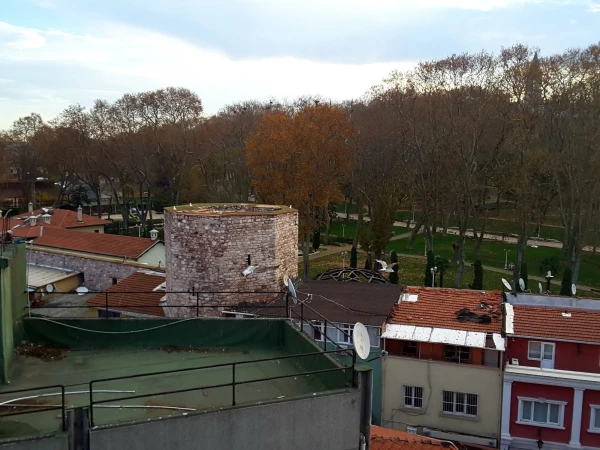 Вид с балкона на Гюльхане парк