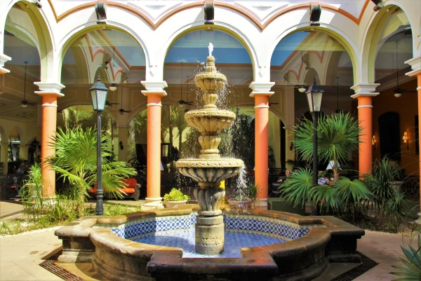 Отель "ClubHotel Riu Tequila All Inclusive" 5*. Центральное лобби.