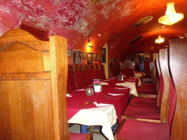В ресторане Monarchia