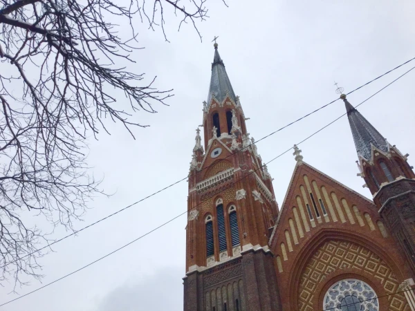 Церковь у отеля