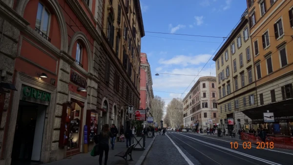 Via Ottaviano, курс - к станции метро Ottaviano