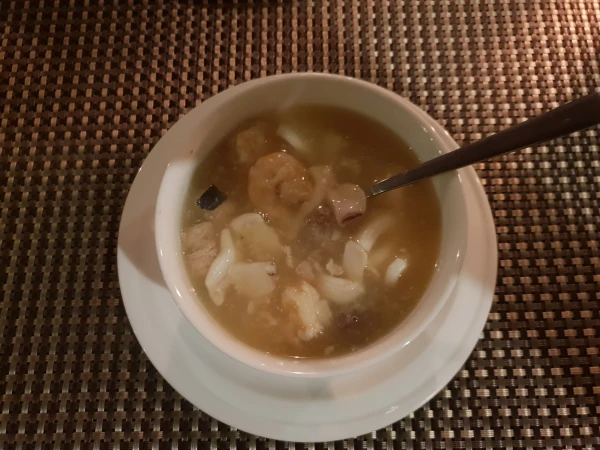 Суп с морепродуктами (в другом ресторане Манджу)