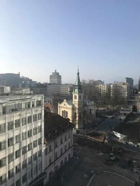 из окошка номера в отеле ЛЕВ