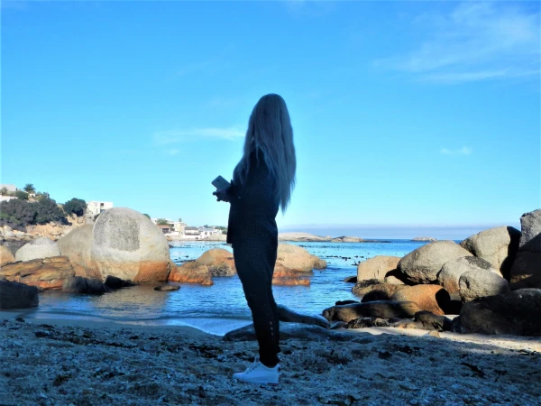 В  одной из бухточек Camps Bay