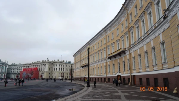 Главный штаб. Крыло Росси...