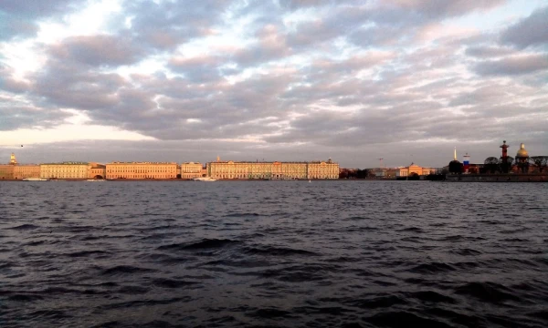 Вечерняя прогулка по Неве...