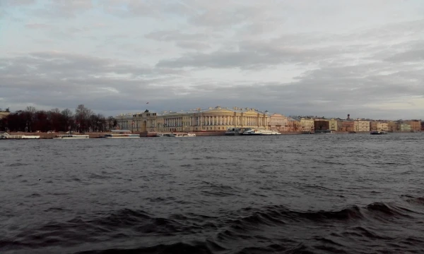 Вечерняя прогулка по Неве...