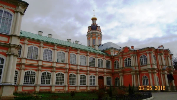 Церковь во имя Святого Благоверного князя Феодора Новгородского...