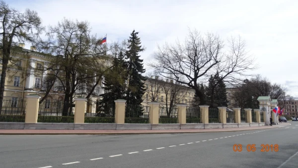 Смольный...