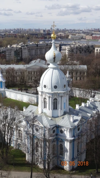 Звонница Смольного Собора: виды...