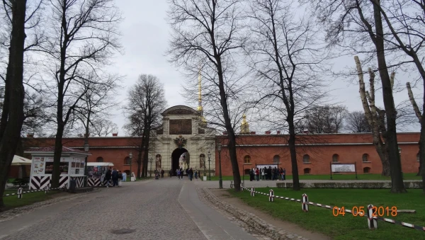 Прогулка по Петропавловской крепости...
