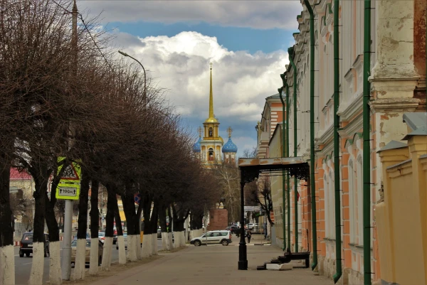 По Соборной улице к Кремлю.