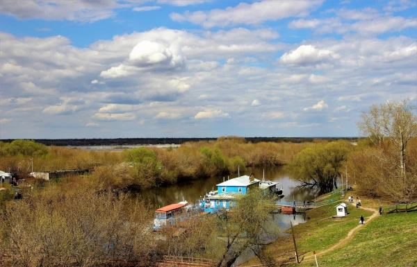 Кремлёвская пристань на реке Трубеж.