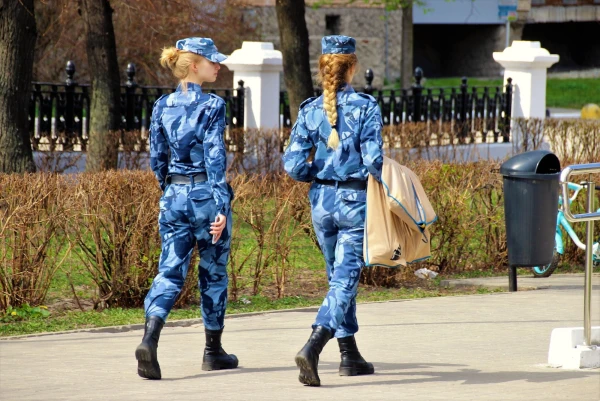 В Рязани много военных....