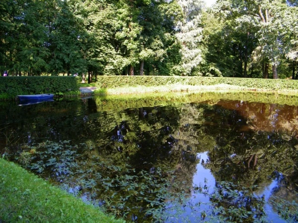 Песочный пруд Нижнего парка