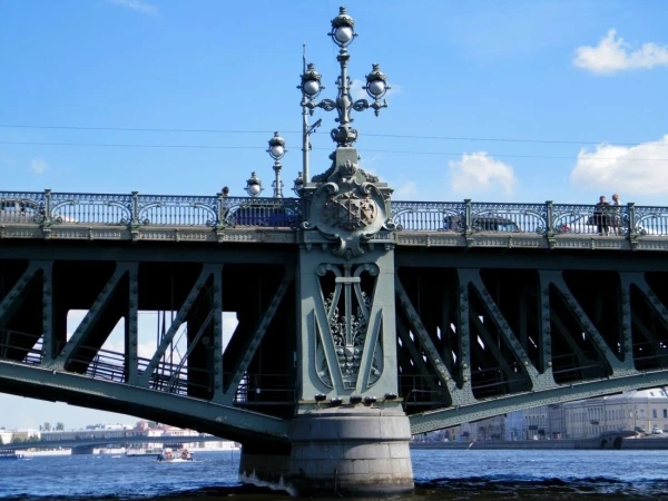 фрагмент Троицкого моста