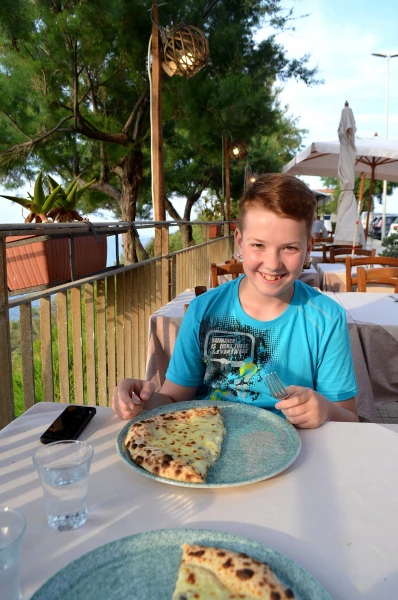 Пробуем сицилийскую пиццу в ресторане "La Sasa"
