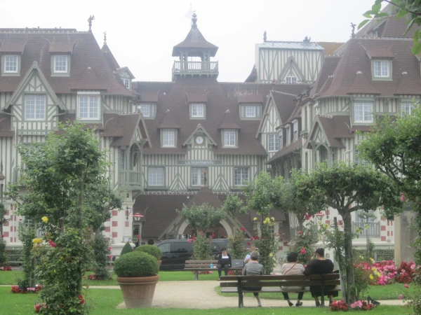 Довиль. Отель "Normandie" 5*