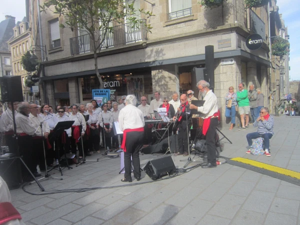 Сен-Мало. Уличный концерт