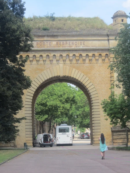 Метц. Арка Серпенуаз.