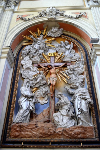 В церкви Святой Терезы в Кальсе (Chiesa di Santa Teresa alla Calsa)В церкви Святой Терезы в Кальсе (Chiesa di Santa Teresa alla Calsa)
