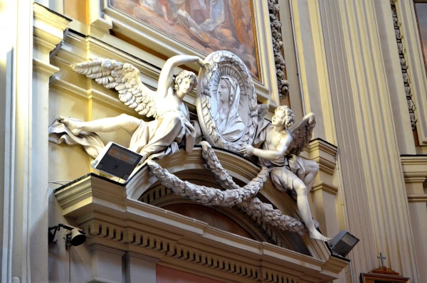 В церкви Святой Терезы в Кальсе (Chiesa di Santa Teresa alla Calsa)