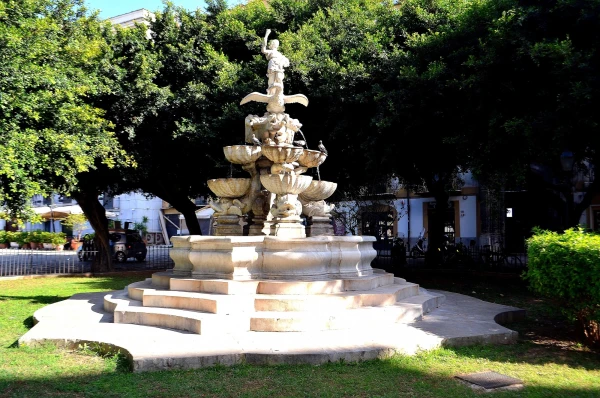 Фонтан Кораффо (Fontana del Garraffo)