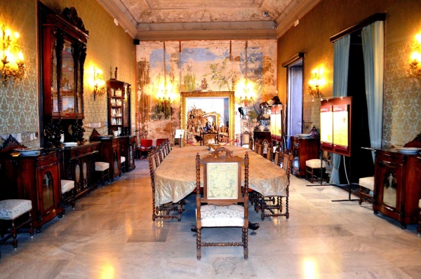 В палаццо Мирто (Museo Palazzo Mirto)