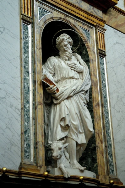 В церкви Сан Игнасио Оливелла (Chiesa di Sant'Ignazio All'Olivella) 