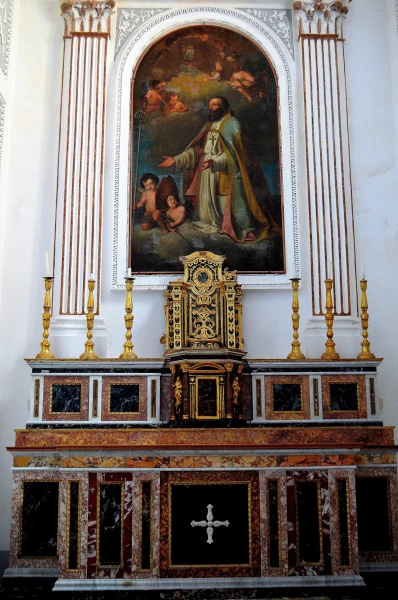 В церкви Святого Сальватора (Chiesa del SS.Salvatore)