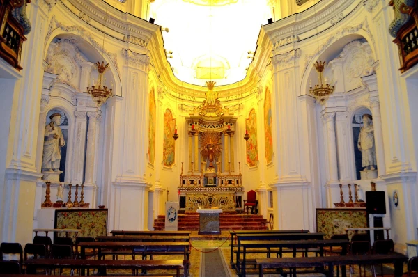В церкви Святого Петра (Chiesa di San Pietro)