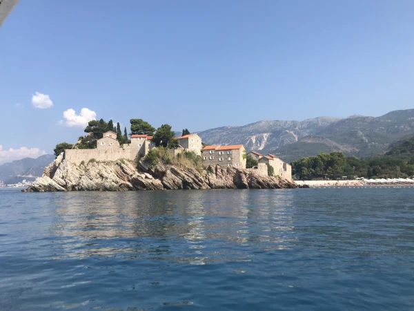 Свети Стефан с моря