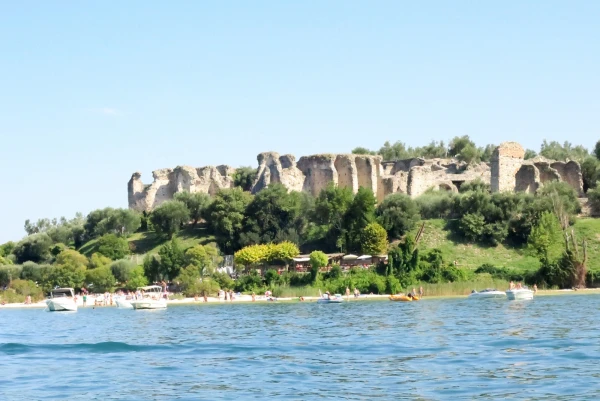 Грот Катулла