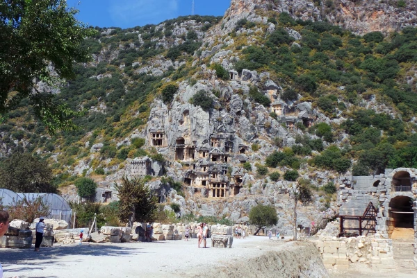 Скальные ликийские гробницы
