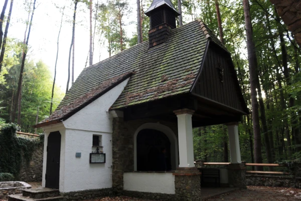 Часовня рядом с рестораном Waldschenke