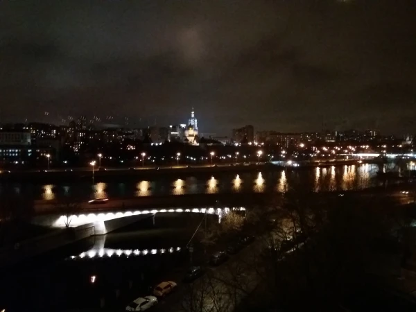 вид с 7-го этажа отеля на вечернюю Москву