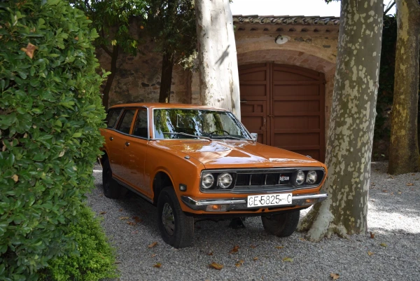 автомобиль Datsun