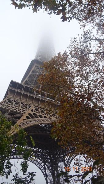 Tour Eiffel: парк у подножия Башни......