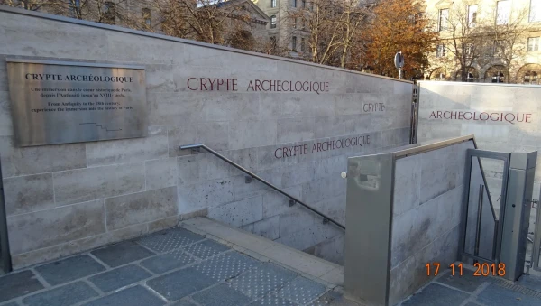 Crypte archeologique de l'ile de la Cite