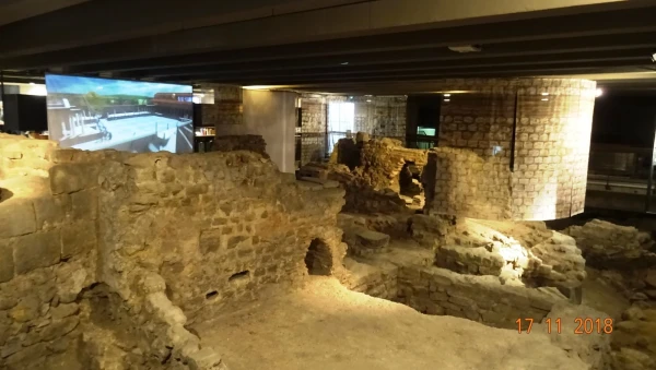 Crypte archeologique de l'ile de la Cite